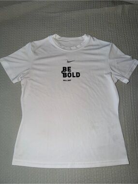 Nike Be Bold Fall 2007 White Dri-FIT Graphic Athletic T-Shirt Women’s Size M